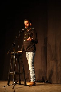 אופיר על הבמה